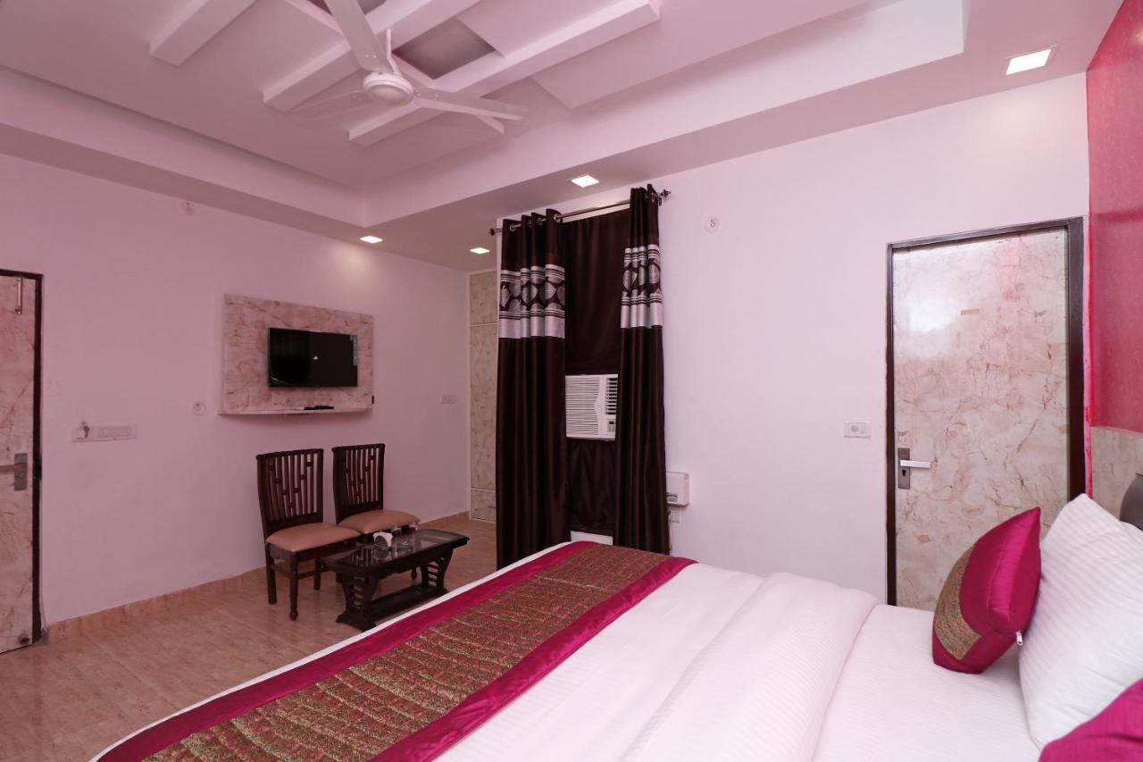 Hotel Airlift At Delhi Airport Нью-Дели Экстерьер фото