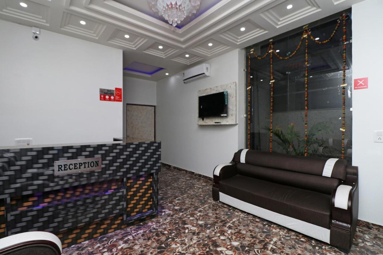 Hotel Airlift At Delhi Airport Нью-Дели Экстерьер фото